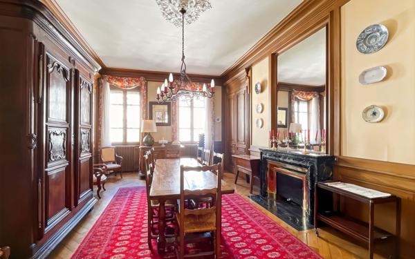 Appartement à vendre    6 pièces • 189,01 m2 Lyon 6