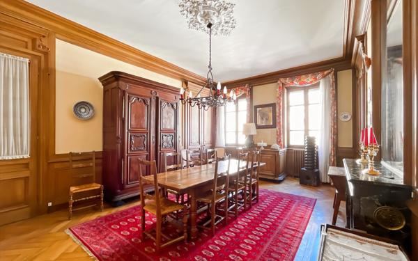 Appartement à vendre    6 pièces • 189,01 m2 Lyon 6