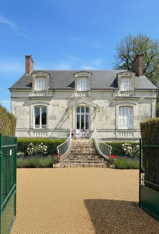 À vendre - Maison de maître, 9 pièces situé à Prunay-Cassereau (41310)