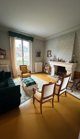 À vendre - Maison de maître, 9 pièces situé à Prunay-Cassereau (41310)