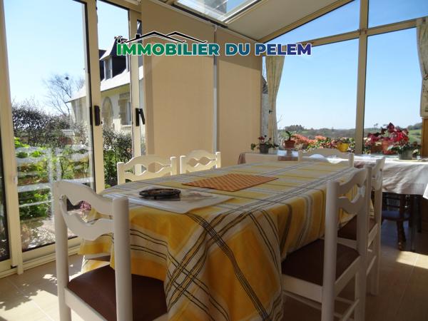 Rostrenen (22110) Maison 91 m² avec logement indépendant, jardin et deux garages – Rostrenen