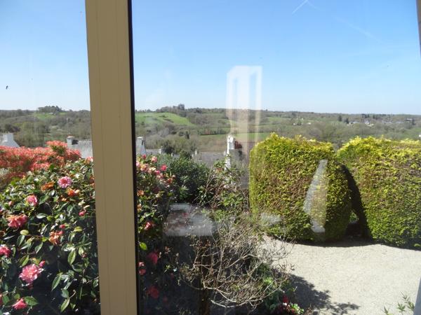 Rostrenen (22110) Maison 91 m² avec logement indépendant, jardin et deux garages – Rostrenen