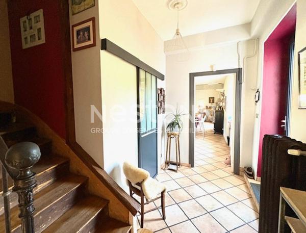 Maison de charme à vendre à Charbonnières-les-Bains - 5 pièces, beau jardin