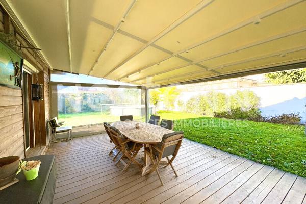 Maison de charme à vendre à Charbonnières-les-Bains - 5 pièces, beau jardin