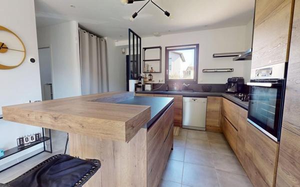 Maison à vendre    4 pièces • 95,28 m2 Reyrieux