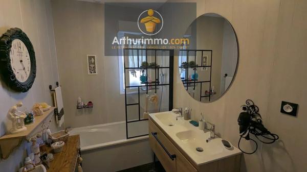 Vente                                                      Maison
                        
                     5 pièces                      152 m2                     à Ploërmel