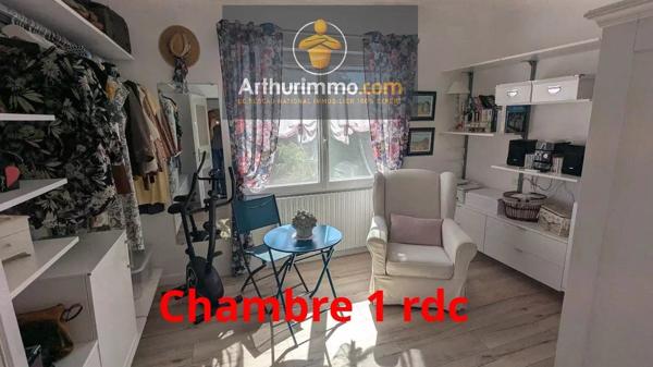 Vente                                                      Maison
                        
                     5 pièces                      152 m2                     à Ploërmel