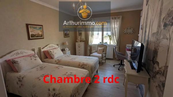 Vente                                                      Maison
                        
                     5 pièces                      152 m2                     à Ploërmel