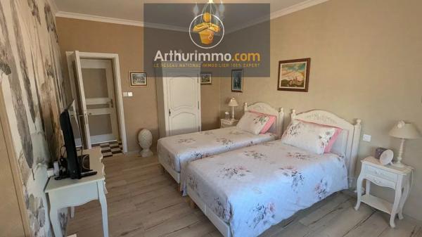 Vente                                                      Maison
                        
                     5 pièces                      152 m2                     à Ploërmel