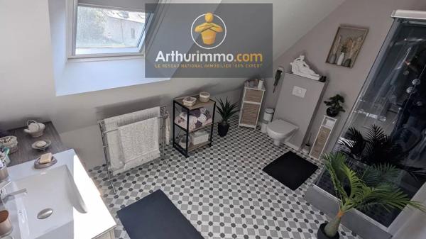 Vente                                                      Maison
                        
                     5 pièces                      152 m2                     à Ploërmel