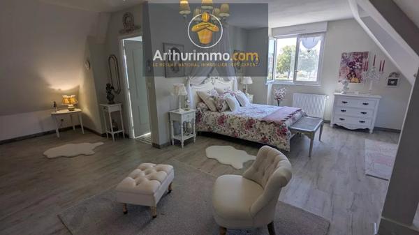 Vente                                                      Maison
                        
                     5 pièces                      152 m2                     à Ploërmel