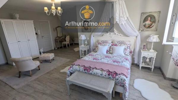 Vente                                                      Maison
                        
                     5 pièces                      152 m2                     à Ploërmel