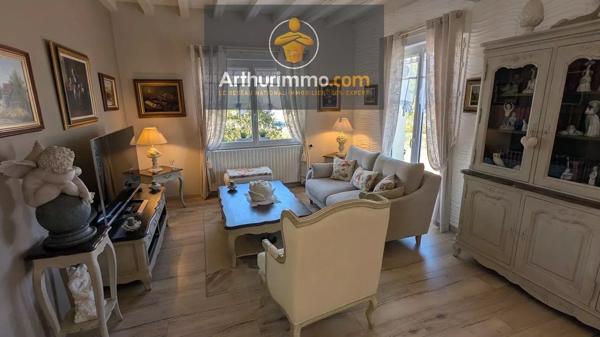 Vente                                                      Maison
                        
                     5 pièces                      152 m2                     à Ploërmel