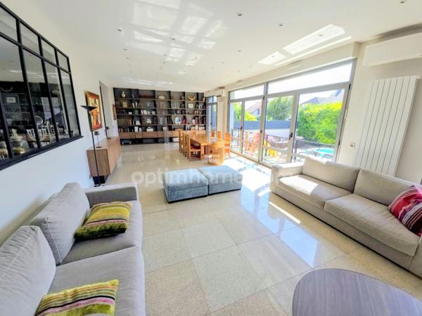 Bonneuil sur Marne - Maison de 7 pièces / 5 Chambres - 276m2 - Terrain 303m2 - 935 000 € FAI