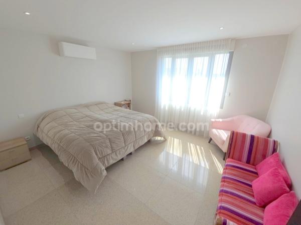 Bonneuil sur Marne - Maison de 7 pièces / 5 Chambres - 276m2 - Terrain 303m2 - 935 000 € FAI