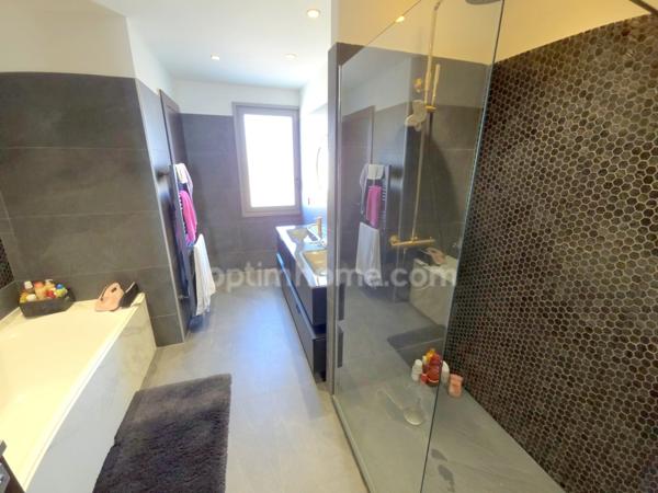 Bonneuil sur Marne - Maison de 7 pièces / 5 Chambres - 276m2 - Terrain 303m2 - 935 000 € FAI