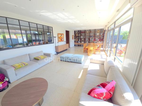 Bonneuil sur Marne - Maison de 7 pièces / 5 Chambres - 276m2 - Terrain 303m2 - 935 000 € FAI