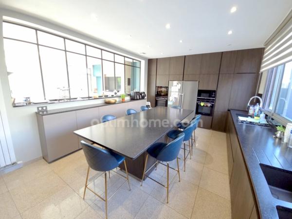 Bonneuil sur Marne - Maison de 7 pièces / 5 Chambres - 276m2 - Terrain 303m2 - 935 000 € FAI