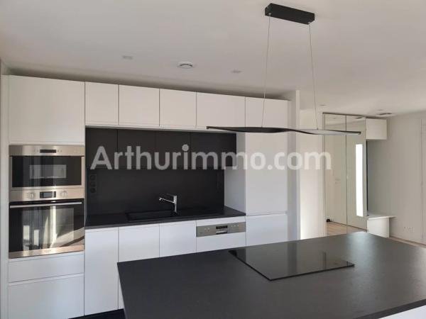 Location                                                      Maison
                        
                     6 pièces                      118 m2                     à Thorrenc