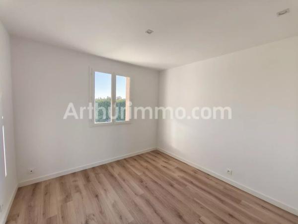 Location                                                      Maison
                        
                     6 pièces                      118 m2                     à Thorrenc