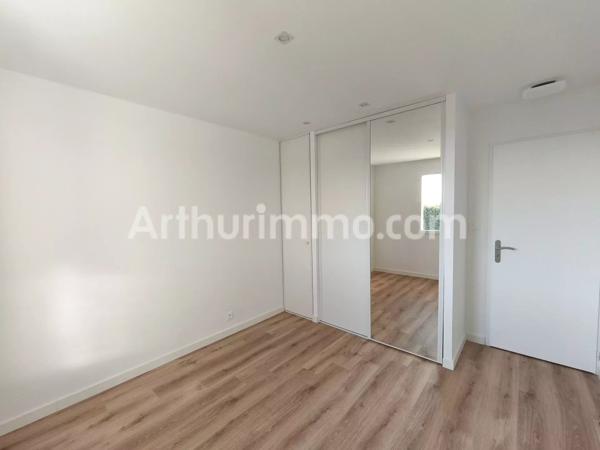 Location                                                      Maison
                        
                     6 pièces                      118 m2                     à Thorrenc