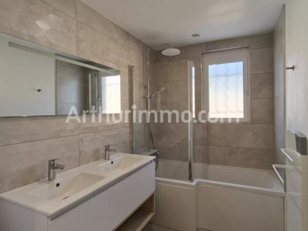 Location                                                      Maison
                        
                     6 pièces                      118 m2                     à Thorrenc