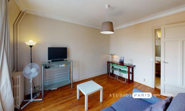 STUDIO MONTMARTRE / ABBESSES BALCON - VUE TOITS DE PARIS - 7ÈME ÉTAGE