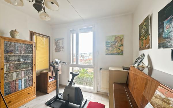 Appartement à vendre    5 pièces • 104,77 m2 Martigues