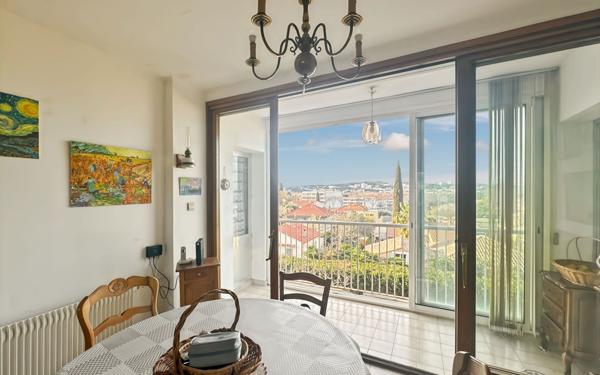 Appartement à vendre    5 pièces • 104,77 m2 Martigues