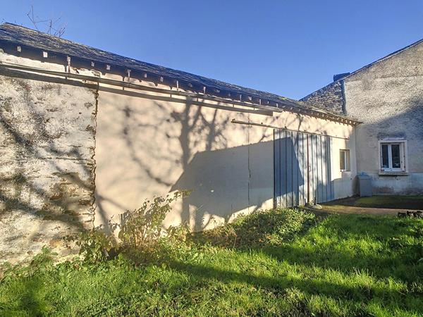Vente maison familiale de 147m2 avec 4 chambres avec jardin en centre-bourg d Andigne