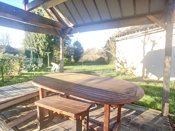 Vente maison familiale de 147m2 avec 4 chambres avec jardin en centre-bourg d Andigne