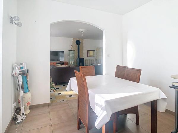 Vente maison familiale de 147m2 avec 4 chambres avec jardin en centre-bourg d Andigne