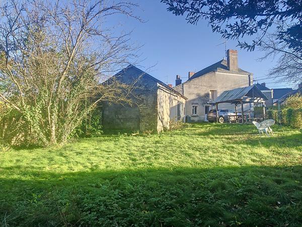 Vente maison familiale de 147m2 avec 4 chambres avec jardin en centre-bourg d Andigne