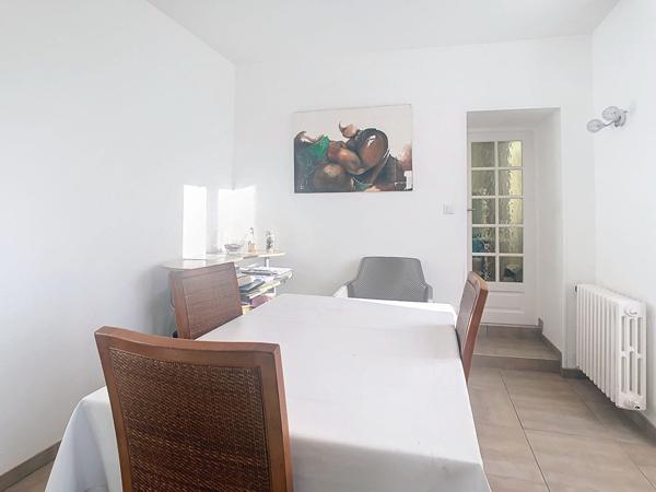 Vente maison familiale de 147m2 avec 4 chambres avec jardin en centre-bourg d Andigne