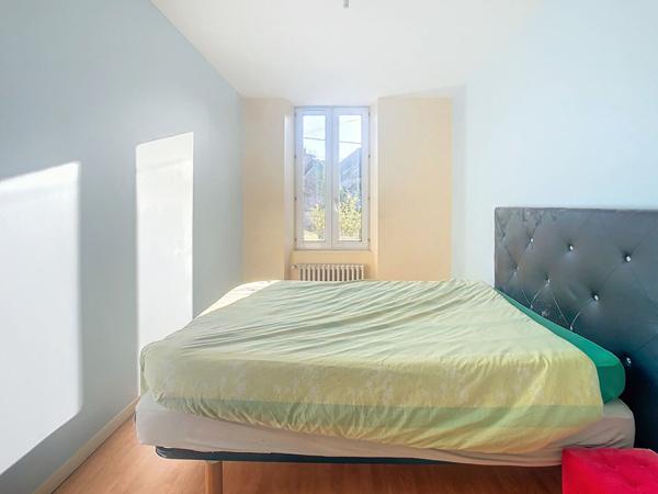 Vente maison familiale de 147m2 avec 4 chambres avec jardin en centre-bourg d Andigne