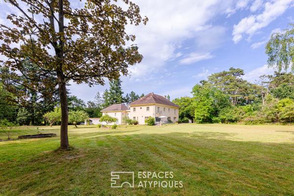 Ancien relais de chasse du XVIIIe siècle, et son parc verdoyant proche Chantilly