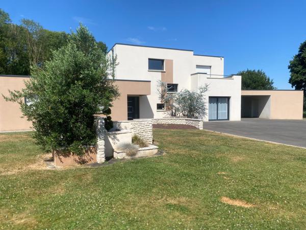 Maison 228 m², 5 chambres, terrain de 4120 m², 10 min de Flers