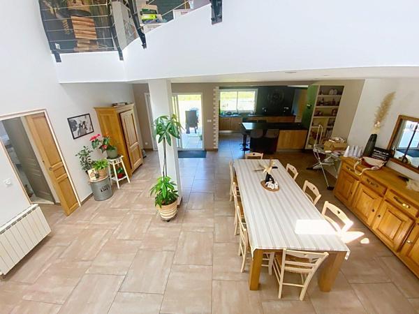 Maison 228 m², 5 chambres, terrain de 4120 m², 10 min de Flers
