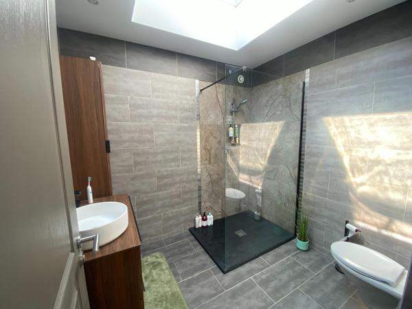 Maison 228 m², 5 chambres, terrain de 4120 m², 10 min de Flers
