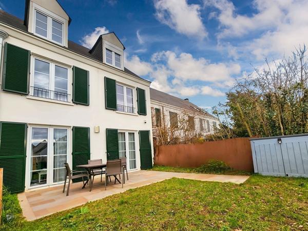 Maison familiale 5 pièces 125 m² Quartier recherché de Grand Village à VERT-SAINT-DENIS