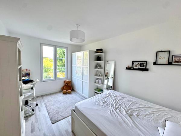 Maison familiale 5 pièces 125 m² Quartier recherché de Grand Village à VERT-SAINT-DENIS