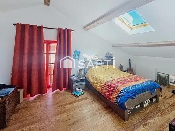 Charmante maison en pierre de 180 m² habitables.