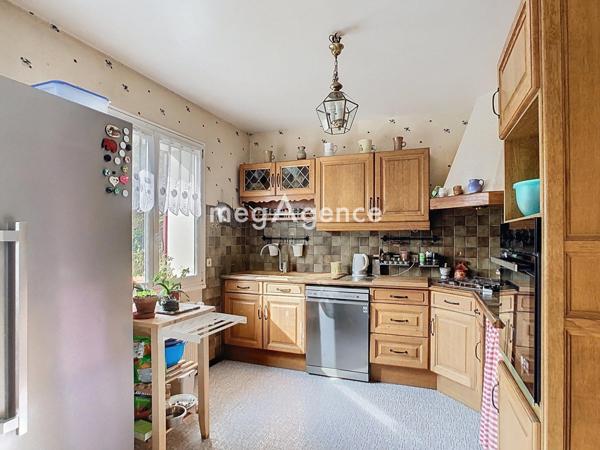 Maison à RIS-ORANGIS, 91130 - 6 pièces 170m²