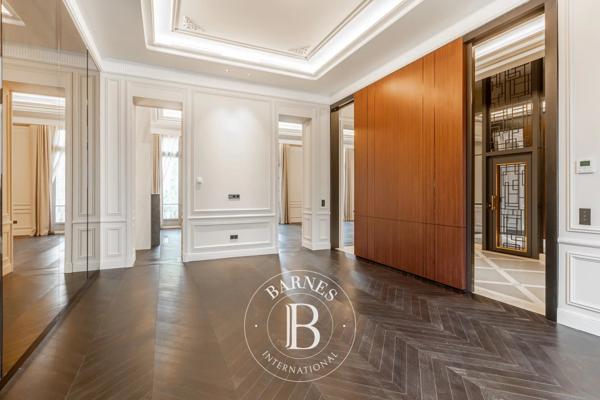 Paris 16ème, Hôtel particulier 5 Chambres -  614 m² à vendre