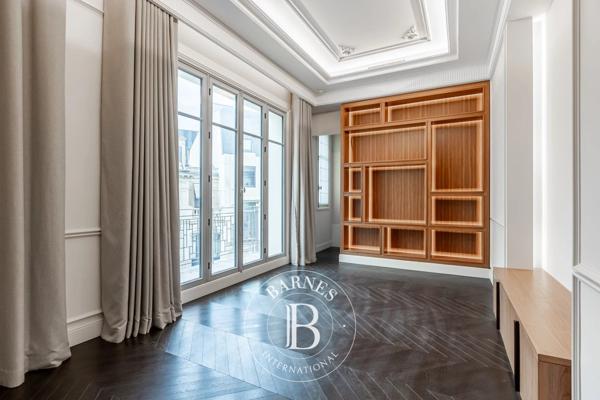 Paris 16ème, Hôtel particulier 5 Chambres -  614 m² à vendre