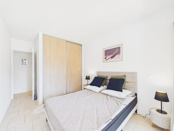 T2 de 46 m² avec terrasse et cave - Résidence avec piscine