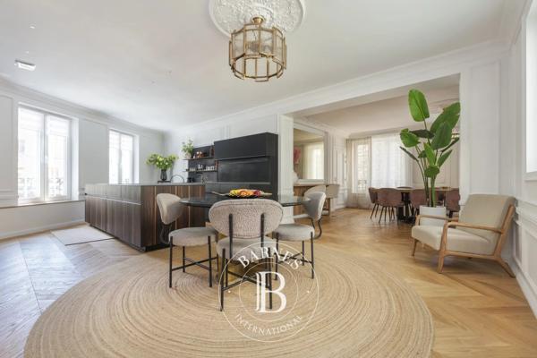 Puteaux, Hôtel particulier 10 Chambres -  400 m² à vendre