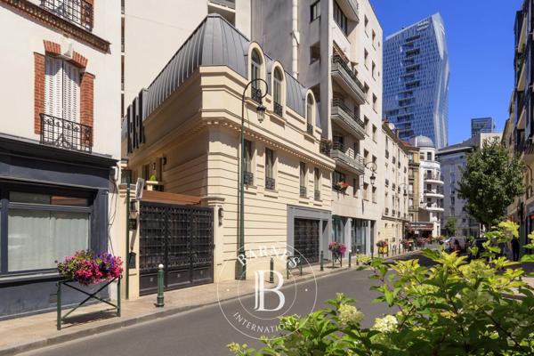 Puteaux, Hôtel particulier 10 Chambres -  400 m² à vendre