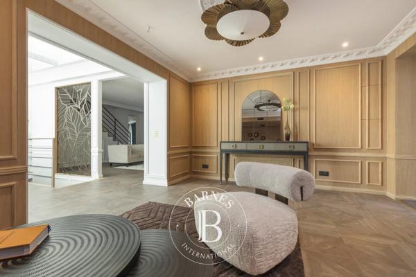 Puteaux, Hôtel particulier 10 Chambres -  400 m² à vendre