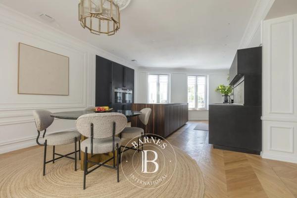 Puteaux, Hôtel particulier 10 Chambres -  400 m² à vendre